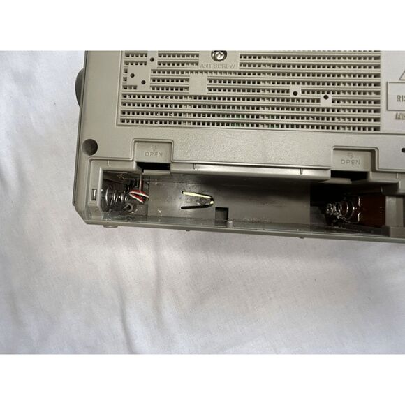 Panasonic Ambience RX-F4 AM/FM Portable Radio/Cassette Player, Tested Nostalgic - Picture 5 of 13